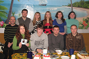 College students take part in a SELCU event in Odessa.
